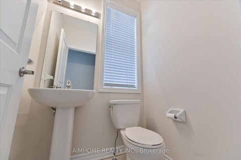 Photo 19 at 52 vedette Way, Vellore Village, Vaughan