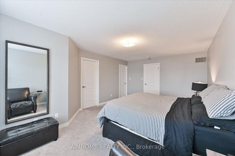 Photo 23 at 52 vedette Way, Vellore Village, Vaughan