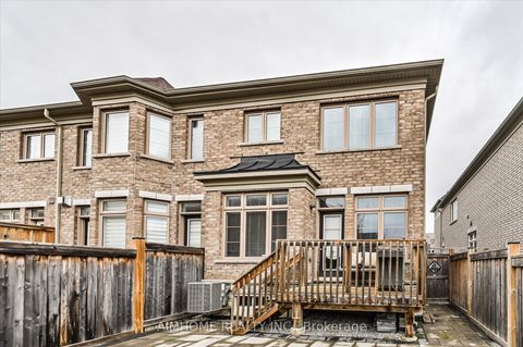 Photo 36 at 52 vedette Way, Vellore Village, Vaughan