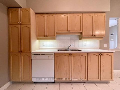 Photo 5 at 501 - 2506 Rutherford Road, Maple, Vaughan