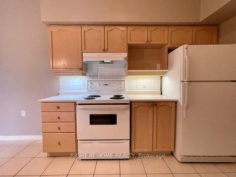 Photo 6 at 501 - 2506 Rutherford Road, Maple, Vaughan