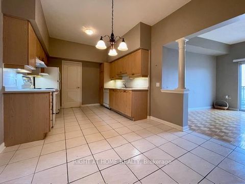 Photo 7 at 501 - 2506 Rutherford Road, Maple, Vaughan