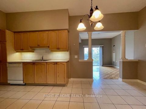 Photo 9 at 501 - 2506 Rutherford Road, Maple, Vaughan