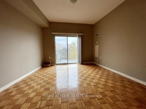 Photo 10 at 501 - 2506 Rutherford Road, Maple, Vaughan