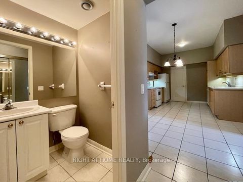Photo 17 at 501 - 2506 Rutherford Road, Maple, Vaughan