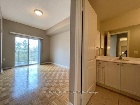 Photo 19 at 501 - 2506 Rutherford Road, Maple, Vaughan