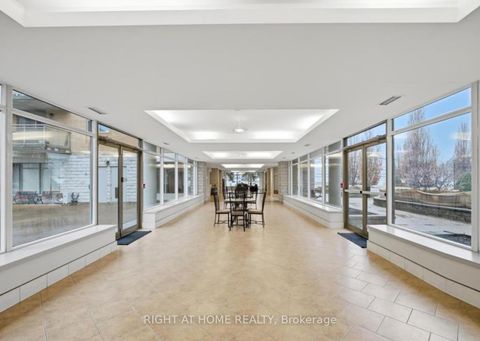 Photo 27 at 501 - 2506 Rutherford Road, Maple, Vaughan