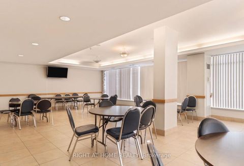 Photo 37 at 501 - 2506 Rutherford Road, Maple, Vaughan