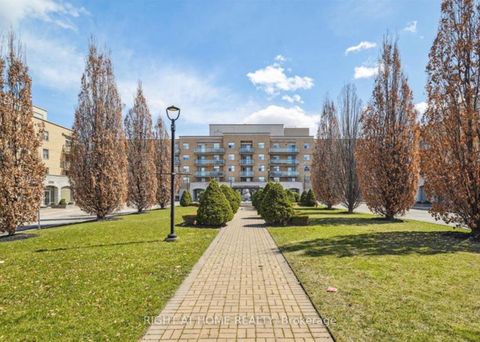 Photo 44 at 501 - 2506 Rutherford Road, Maple, Vaughan