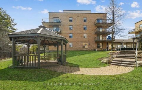 Photo 46 at 501 - 2506 Rutherford Road, Maple, Vaughan