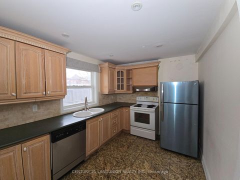 Photo 15 at 11960 Yonge Street, Jefferson, Richmond Hill