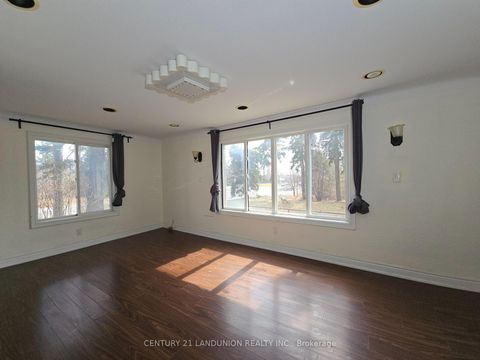 Photo 17 at 11960 Yonge Street, Jefferson, Richmond Hill