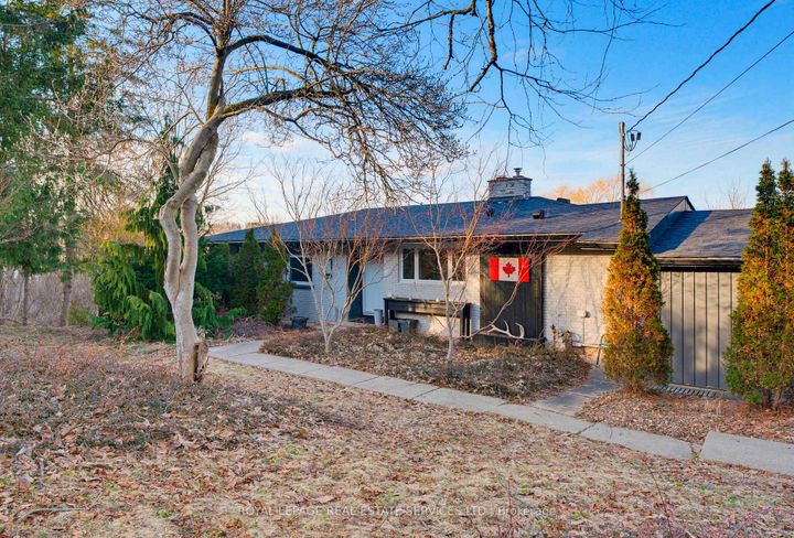 Photo 3 at 18 Cherry Street, Georgetown, Halton Hills