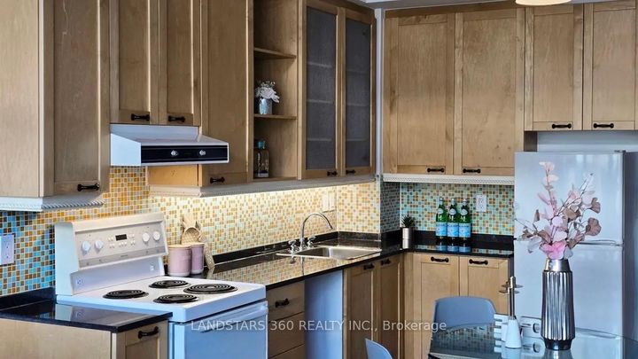 Photo 2 at 926 - 155 Dalhousie Street, Yonge Corridor, Toronto