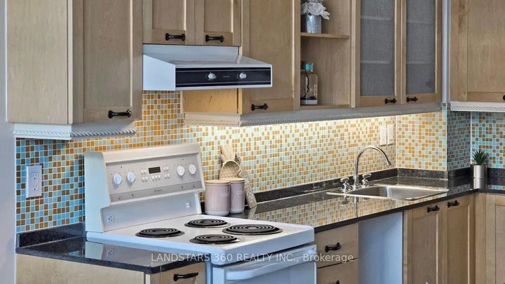 Photo 4 at 926 - 155 Dalhousie Street, Yonge Corridor, Toronto