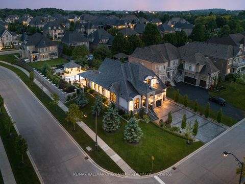 Photo 3 at 2 Tidnish Court, Nobleton, King