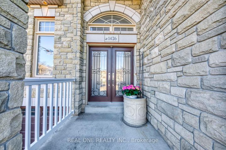 Photo 1 at 1426 Redwing Court, WT West Oak Trails, Oakville