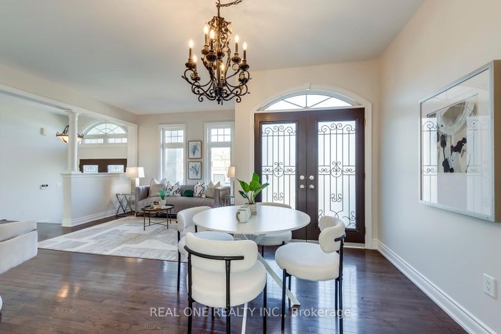 Photo 7 at 1426 Redwing Court, WT West Oak Trails, Oakville