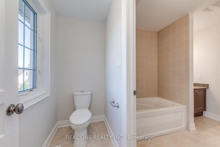 Photo 38 at 1426 Redwing Court, WT West Oak Trails, Oakville