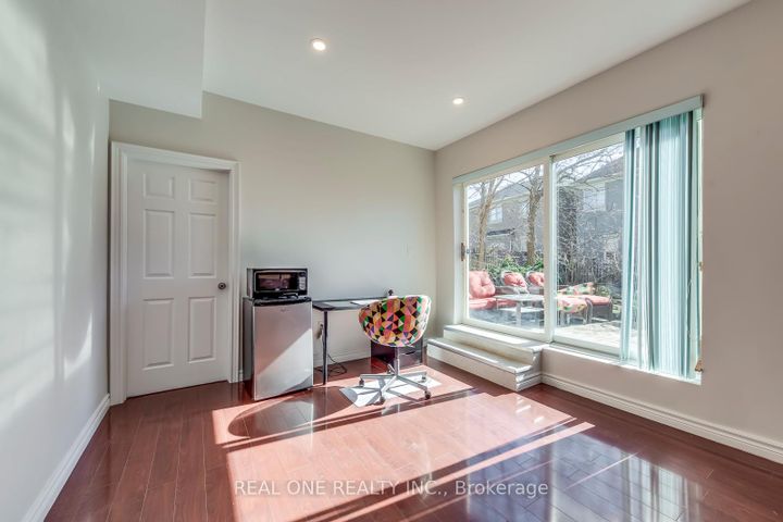 Photo 42 at 1426 Redwing Court, WT West Oak Trails, Oakville