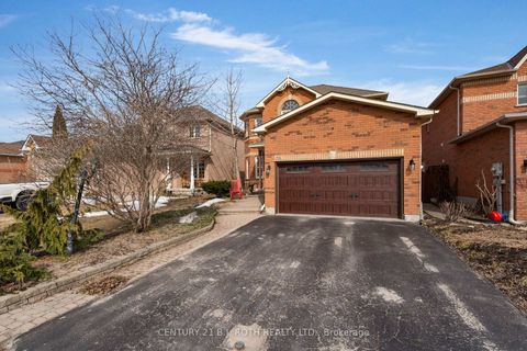 Photo 2 at 136 Loon Avenue, Painswick South, Barrie