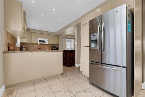 Photo 13 at 136 Loon Avenue, Painswick South, Barrie