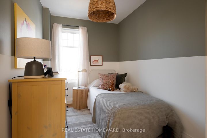 Photo 19 at 52 Balfour Avenue, East York, Toronto