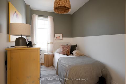 Photo 19 at 52 Balfour Avenue, East York, Toronto