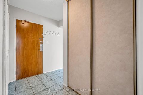 Photo 3 at 405 - 1801 O'connor Drive, Victoria Village, Toronto