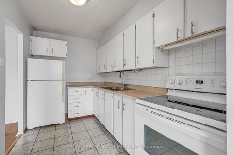Photo 12 at 405 - 1801 O'connor Drive, Victoria Village, Toronto