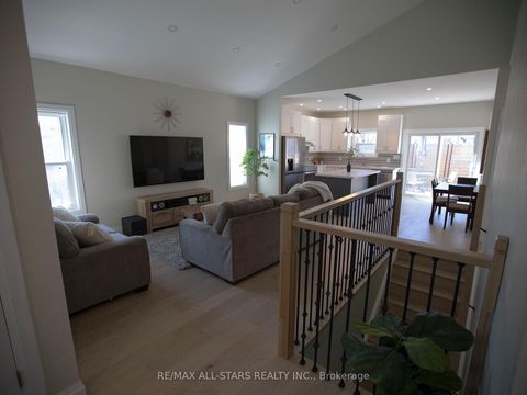 Photo 3 at 8 Georgina Street, Sutton & Jackson's Point, Georgina