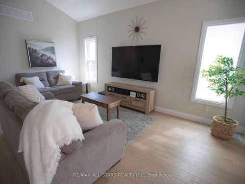 Photo 4 at 8 Georgina Street, Sutton & Jackson's Point, Georgina