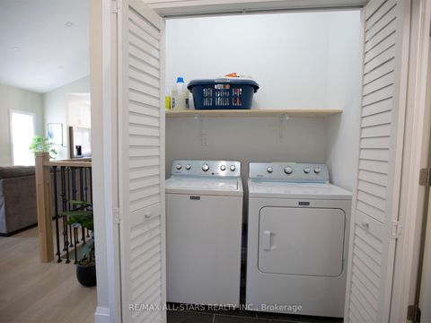 Photo 9 at 8 Georgina Street, Sutton & Jackson's Point, Georgina