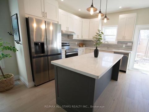 Photo 10 at 8 Georgina Street, Sutton & Jackson's Point, Georgina