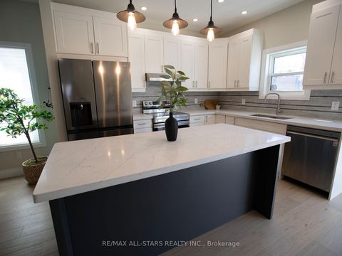 Photo 11 at 8 Georgina Street, Sutton & Jackson's Point, Georgina