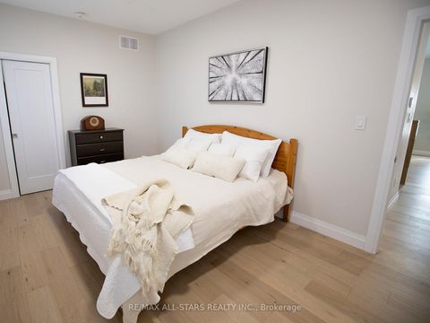 Photo 16 at 8 Georgina Street, Sutton & Jackson's Point, Georgina