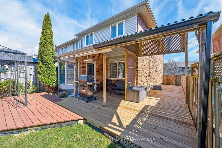 Photo 1 at 32 Perthshire Court, Barnstown, Hamilton