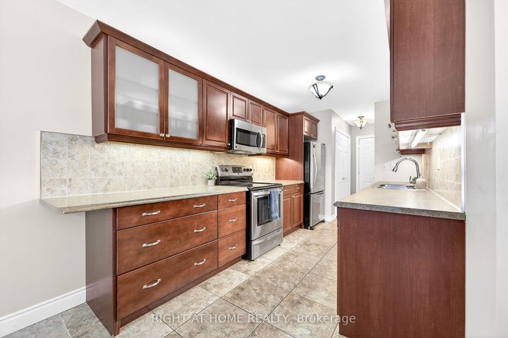 Photo 5 at 32 Perthshire Court, Barnstown, Hamilton