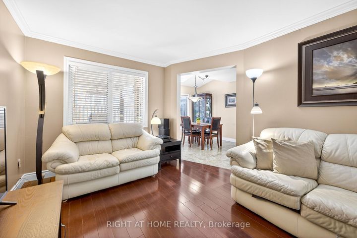 Photo 14 at 32 Perthshire Court, Barnstown, Hamilton