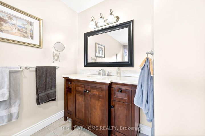 Photo 20 at 32 Perthshire Court, Barnstown, Hamilton