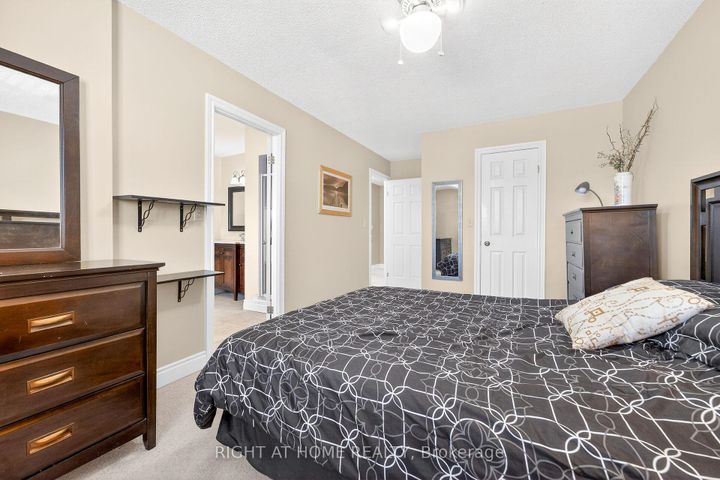 Photo 23 at 32 Perthshire Court, Barnstown, Hamilton