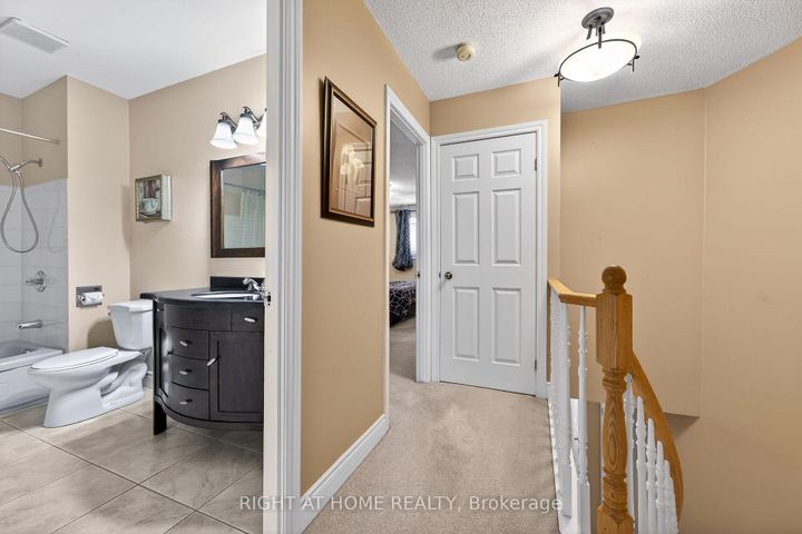 Photo 24 at 32 Perthshire Court, Barnstown, Hamilton