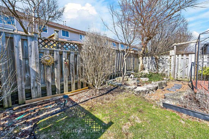 Photo 38 at 32 Perthshire Court, Barnstown, Hamilton