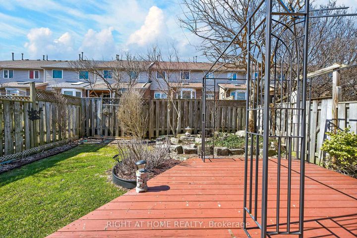 Photo 40 at 32 Perthshire Court, Barnstown, Hamilton