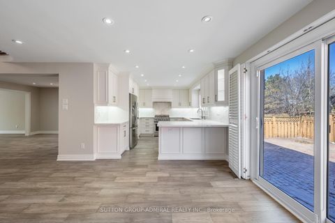 Photo 6 at 150 Rockwood Crescent, Beverley Glen, Vaughan