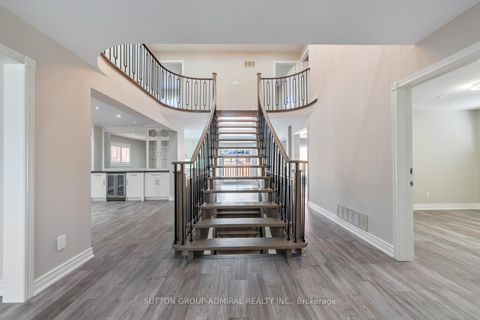 Photo 15 at 150 Rockwood Crescent, Beverley Glen, Vaughan