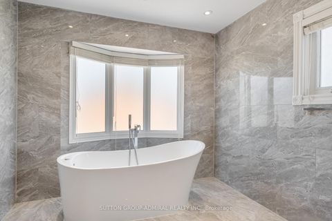 Photo 19 at 150 Rockwood Crescent, Beverley Glen, Vaughan