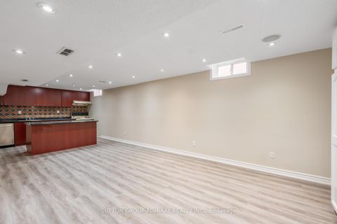 Photo 32 at 150 Rockwood Crescent, Beverley Glen, Vaughan