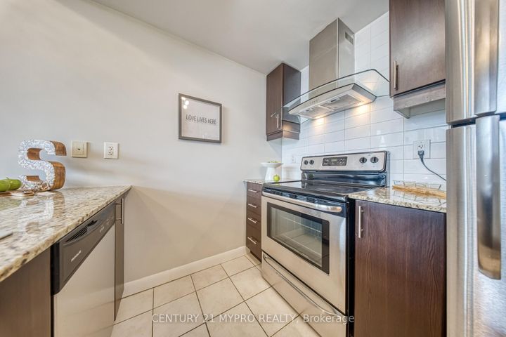 Photo 14 at 17 Town Centre Court, Bendale, Toronto