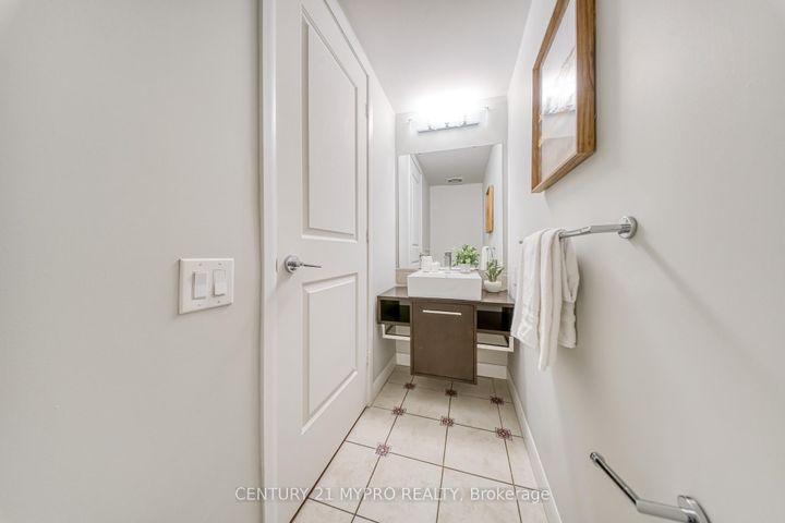 Photo 16 at 17 Town Centre Court, Bendale, Toronto